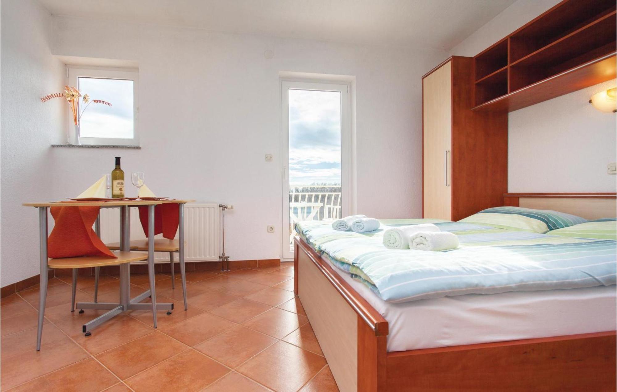 Stunning Apartment In Kornic With House Sea View 외부 사진