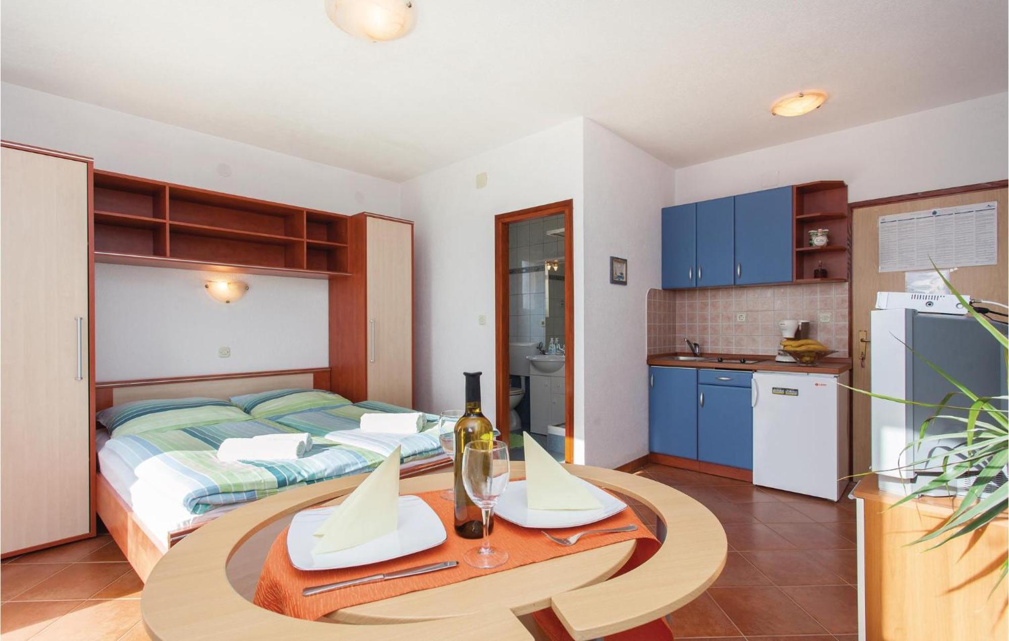 Stunning Apartment In Kornic With House Sea View 외부 사진